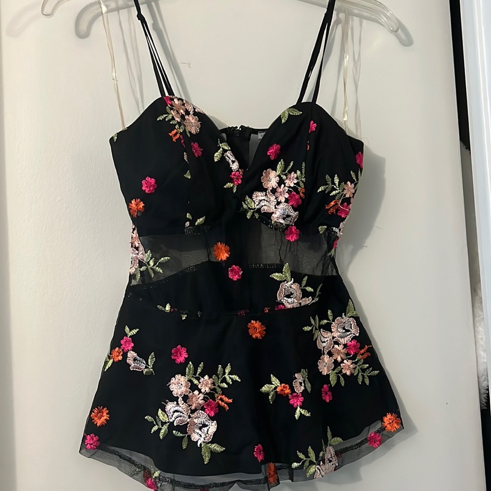 very chic see through body shirt with flowers